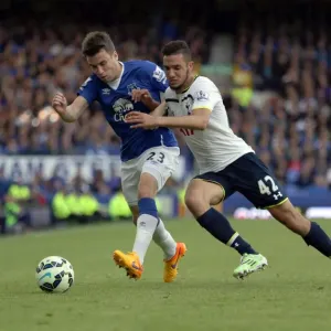 Battle for the Ball: Coleman vs. Bentaleb - Everton vs. Tottenham Football Rivalry Battle for the Ball: Coleman vs. Bentaleb - Everton vs. Tottenham Football Rivalry