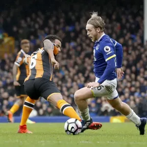 Battle for the Ball: A Head-to-Head Clash between Everton's Tom Davies and Hull City's Tom Huddlestone Battle for the Ball: A Head-to-Head Clash between Everton's Tom Davies and Hull City's Tom Huddlestone