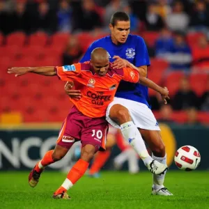 Battle for the Ball: Henrique vs. Rodwell - Everton vs. Brisbane Roar Pre-Season Clash Battle for the Ball: Henrique vs. Rodwell - Everton vs. Brisbane Roar Pre-Season Clash