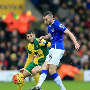 Battle for the Ball: Hoolahan vs. Cleverley - Norwich City vs. Everton Battle for the Ball: Hoolahan vs. Cleverley - Norwich City vs. Everton