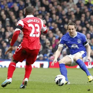 Battle for the Ball: Jagielka vs. Hoilett - Everton vs. Queens Park Rangers