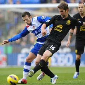 Battle for the Ball: Le Fondre vs. Hitzlsperger - Reading vs. Everton (17-11-2012, Barclays Premier League) Battle for the Ball: Le Fondre vs. Hitzlsperger - Reading vs. Everton (17-11-2012, Barclays Premier League)