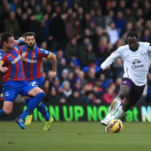 Battle for the Ball: Lukaku vs. Delaney - Premier League Showdown between Crystal Palace and Everton Battle for the Ball: Lukaku vs. Delaney - Premier League Showdown between Crystal Palace and Everton
