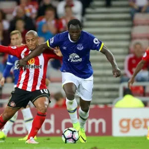 Battle for the Ball: Lukaku vs. Khazri - Everton vs. Sunderland, Premier League
