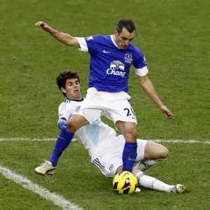 Battle for the Ball: Osman vs. Oscar at Goodison Park - Everton vs. Chelsea (Everton 1 - Chelsea 2)