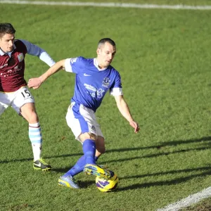 Battle for the Ball: Osman vs. Westwood - Everton vs. Aston Villa, 2-2 Draw (Barclays Premier League, 02-02-2013)