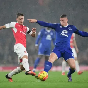 Battle for the Ball: Ozil vs. Barkley - Arsenal vs. Everton
