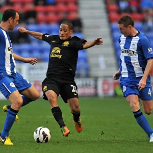 Battle for the Ball: Pienaar vs. Ramis - Everton vs. Wigan Athletic (2-2)