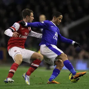 Battle for the Ball: Pienaar vs. Ramsey - Everton vs. Arsenal Rivalry in the Premier League