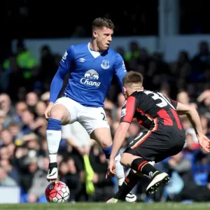 Battle for the Ball: Ross Barkley vs Matt Ritchie - Everton vs AFC Bournemouth (Premier League) Battle for the Ball: Ross Barkley vs Matt Ritchie - Everton vs AFC Bournemouth (Premier League)