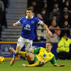 Battle for the Ball: Seamus Coleman vs. Ryan Bennett - Everton's Victory over Norwich City in the Barclays Premier League (11-01-2014) Battle for the Ball: Seamus Coleman vs. Ryan Bennett - Everton's Victory over Norwich City in the Barclays Premier League (11-01-2014)