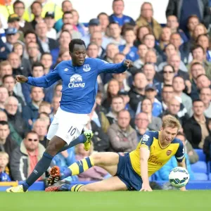 Battle for Ball Supremacy: Lukaku vs Mertesacker - Everton vs Arsenal, Premier League