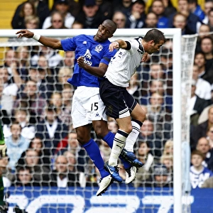 Battle for the Ball: Van der Vaart vs. Distin - Tottenham Hotspur vs. Everton (2010)
