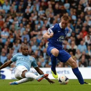 Battle for Supremacy: Fernandinho vs. McCarthy - Manchester City vs. Everton (Premier League 2013) Battle for Supremacy: Fernandinho vs. McCarthy - Manchester City vs. Everton (Premier League 2013)