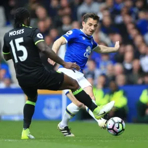 Battle for Supremacy: Victor Moses vs. Leighton Baines at Goodison Park - Everton vs. Chelsea (Premier League, 2016-17) Battle for Supremacy: Victor Moses vs. Leighton Baines at Goodison Park - Everton vs. Chelsea (Premier League, 2016-17)