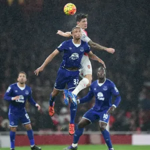 Battling for Control: Galloway vs. Bellerin - Arsenal vs. Everton, Premier League