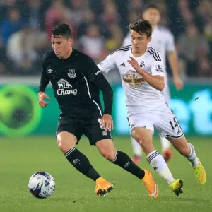Print of Everton FC's Bryan Oviedo in action Print of Everton FC's Bryan Oviedo in action
