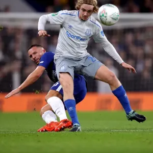 Chelsea vs Everton in Carabao Cup: Intense Battle for the Ball between Drinkwater and Davies Chelsea vs Everton in Carabao Cup: Intense Battle for the Ball between Drinkwater and Davies