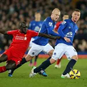 Clash at Goodison Park: McCarthy, Naismith vs Sakho Clash at Goodison Park: McCarthy, Naismith vs Sakho