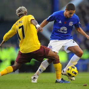 Clash of Midfield Maestros: Rodwell vs. Song (Everton vs. Arsenal, Barclays Premier League, Goodison Park, 14 November 2010) Clash of Midfield Maestros: Rodwell vs. Song (Everton vs. Arsenal, Barclays Premier League, Goodison Park, 14 November 2010)