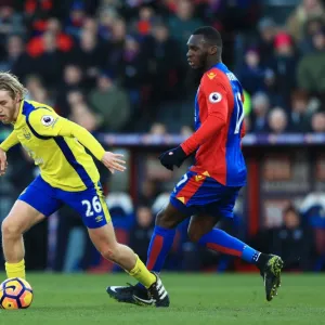 Premier League Framed Print Collection: Crystal Palace v Everton - Selhurst Park