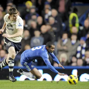 Premier League Framed Print Collection: 4 December 2010 Chelsea v Everton