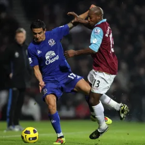 Clash at Upton Park: Tim Cahill vs. Luis Boa Morte - Everton vs. West Ham United, Premier League Rivalry (26 December 2010) Clash at Upton Park: Tim Cahill vs. Luis Boa Morte - Everton vs. West Ham United, Premier League Rivalry (26 December 2010)