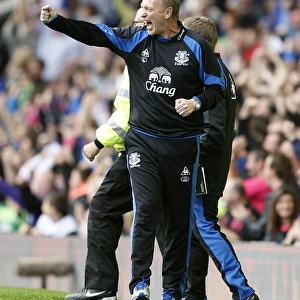 David Moyes Jubilates: Steven Pienaar Scores Everton's First Goal Against Manchester United at Goodison Park (BPL)