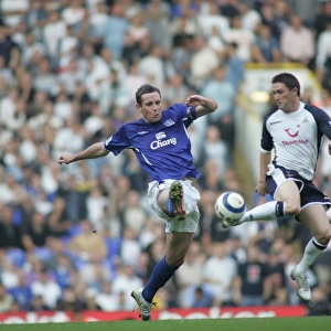 David Weir vs. Robbie Keane: A Football Showdown - The Battle for Control