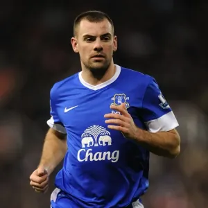 Determined Darron Gibson: A Draw for Everton Against Stoke City at Britannia Stadium (December 15, 2012, Barclays Premier League) Determined Darron Gibson: A Draw for Everton Against Stoke City at Britannia Stadium (December 15, 2012, Barclays Premier League)