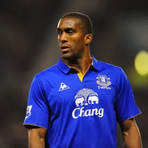 Determined Distin: Everton's FA Cup Hero at Sunderland's Stadium of Light Determined Distin: Everton's FA Cup Hero at Sunderland's Stadium of Light