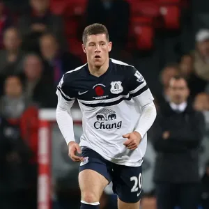 Determined Ross Barkley Shines in Scoreless Battle: Everton vs. Crystal Palace, Premier League (2013) Determined Ross Barkley Shines in Scoreless Battle: Everton vs. Crystal Palace, Premier League (2013)