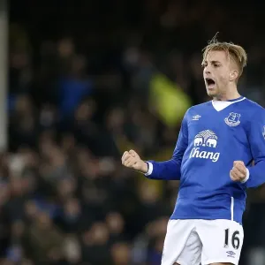 Deulofeu Doubles: Everton's Thrilling Victory over Stoke City in the Premier League Deulofeu Doubles: Everton's Thrilling Victory over Stoke City in the Premier League
