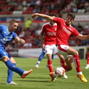 Deulofeu's Strike: Everton's Pre-Season Thriller at Swindon Town's County Ground