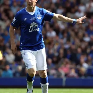 Duncan Ferguson Leads Everton in Intense Pre-Season Clash Against Leeds United at Elland Road Duncan Ferguson Leads Everton in Intense Pre-Season Clash Against Leeds United at Elland Road