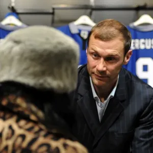 Duncan Ferguson signs copies of Evertons Greatest Premier League XI DVD in the Everton Two Store at Liverpool One Duncan Ferguson signs copies of Evertons Greatest Premier League XI DVD in the Everton Two Store at Liverpool One
