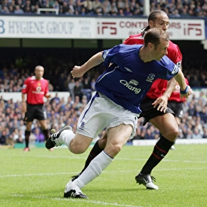 Duncan Ferguson vs. Rio Ferdinand: A Football Rivalry Unfolds in Everton's Season Opener
