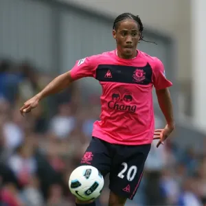 Dynamic Midfielder: Steven Pienaar at Everton Football Club Dynamic Midfielder: Steven Pienaar at Everton Football Club