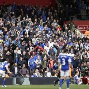 Premier League Framed Print Collection: Southampton 2 v Everton 0 : St. Mary's : 26-04-2014