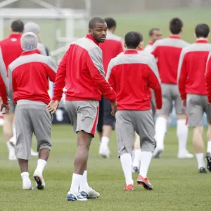 Season 08-09 Framed Print Collection: Everton stars in England training