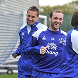 Season 2011-12 Framed Print Collection: Everton Training