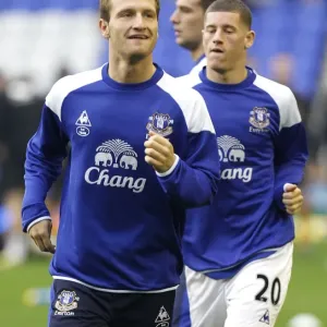 Everton FC: Mustafi and Barkley Leading Warm-Up Ahead of Wolves Clash (Nov 2011) Everton FC: Mustafi and Barkley Leading Warm-Up Ahead of Wolves Clash (Nov 2011)