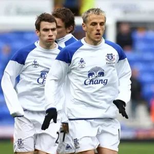 Everton FC: Phil Neville and Team Warming Up Before FA Cup Clash vs. Sunderland (17 March 2012) Everton FC: Phil Neville and Team Warming Up Before FA Cup Clash vs. Sunderland (17 March 2012)