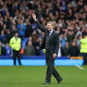 Everton manager David Moyes waves to the fans after the match Everton manager David Moyes waves to the fans after the match