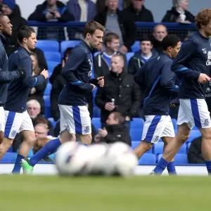 Everton Players Gear Up for Battle: Everton vs Fulham, Barclays Premier League, Goodison Park (27-04-2013) Everton Players Gear Up for Battle: Everton vs Fulham, Barclays Premier League, Goodison Park (27-04-2013)