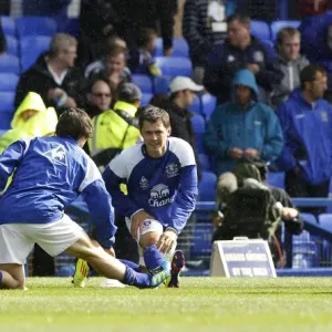 Everton Players Gear Up for Kick-off: Everton vs Wigan Athletic, Barclays Premier League (September 17, 2011) Everton Players Gear Up for Kick-off: Everton vs Wigan Athletic, Barclays Premier League (September 17, 2011)