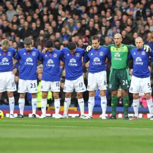 Everton Players Honor Remembrance Day with Minutes Silence Before Everton vs. Arsenal (November 14, 2010)