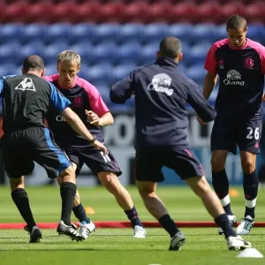 Everton Players Preparing for Kick-off Print (April 30, 2011) Everton Players Preparing for Kick-off Print (April 30, 2011)