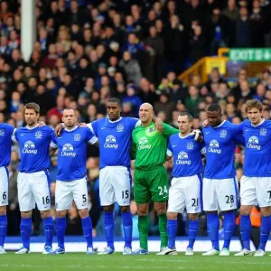 Everton Players Unite Before Kick-off: Everton vs. Chelsea, Barclays Premier League, Goodison Park (30-12-2012)