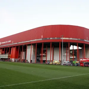 Everton at Stade Maurice Dufrasne: A UEFA Cup Battle against Standard Liege (2008) Everton at Stade Maurice Dufrasne: A UEFA Cup Battle against Standard Liege (2008)